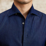 Camisa de Denim de Algodão 'London' com Mangas Longas e Gola Assimétrica" 

"Camisa de Denim 'London' em Algodão com Mangas Longas e Gola Assimétrica