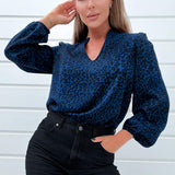 Blusa Azul de Manga Longa com Estampa Animal Print