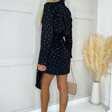 Vestido Mini Preto com Detalhes Dourados e Cinto