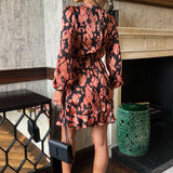 Robe Mini à Manches Longues avec Épaules Plissées, Motif Abstrait Noir