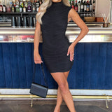 Vestido Mini Bodycon Preto com Gola Alta e Detalhes Plissados em Tule