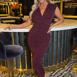 Vestido Midi com Saia Plissada e Top Drapê na Cor Ameixa Brilhante