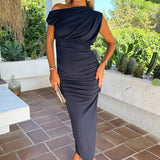 Vestido Midi Azul Marinho com Ombros Expostos e Drapê