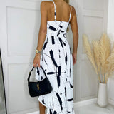Vestido Midi com Gola Alta e Babados em Branco e Preto