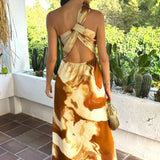Robe Midi Assimétrico com Um Ombro e Detalhe nas Costas, Estampado em Mármore em Tons de Castanho e Bege