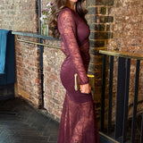 Vestido Midi Bodycon com Sobreposição de Renda Ameixa e Detalhes Fruncidos