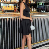 Vestido Mini Preto Plissado com Decote Redondo