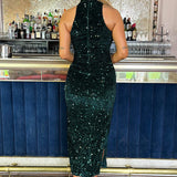 Vestido Midi Verde de Veludo com Lantejoulas e Decote Racer