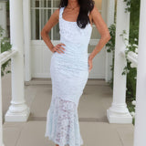 Robe Midi Fishtail com Detalhes em Renda Azul Gelo