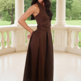 Vestido Midi com Gola Halter na Cor Chocolate