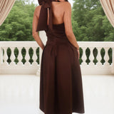 Vestido Midi com Gola Halter na Cor Chocolate