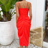 Robe Midi Laranja Intenso com Saia Drapada e Alças Brilhantes