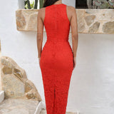 Robe Midi em Renda Vermelha com Decote Racer e Cintura Ajustada