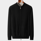 Cardigan Preto em Puro Cashmere com Fechadura Dupla