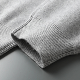 Conjunto de Relaxamento Alain em Cashmere Premium na Cor Cinza Claro