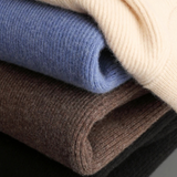 Cardigan de lã merino extra-fina com fecho de correr e detalhes em rib