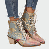 Botins de Couro Decorados com Flores