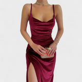Gabriela - Vestido de Veludo com Decote Elegante