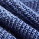 Suéter de lã merino extra-fina com gola alta em estilo bicolor