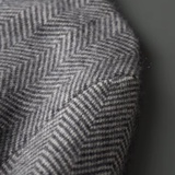 Conjunto de Roupa em Lã Merino Extra-Fina Cinza com Estampa Herringbone