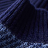 Suéter de lã merino extra-fina com gola alta em estilo bicolor