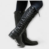 Lúcia - Elegantes Botins com Cadarços