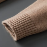 Cardigan Bege de Cashmere 100% com Gola Alta
