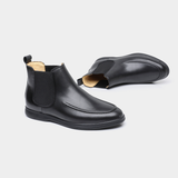 Botins Chelsea em Couro Preto