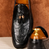 Couro Mocassins com Pompom Elegante
