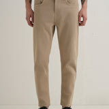 Carrot Fit Jeans em Bege Cinza