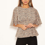 Blusa Bege com Babados e Estampa