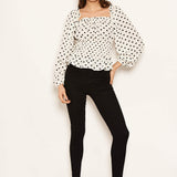 Blusa creme de bolinhas com mangas longas