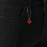 Calças Jeans de Denim Preto com Corte Cenoura