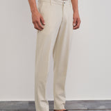 Calças Slim Fit com Elasticidade Moderada