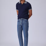 Jeans Carrot Fit Lavados em Azul Escuro