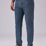 Carrot Fit Jeans in Dark Wash