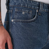 Carrot Fit Jeans in Dark Wash