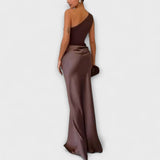 Luna - Elegante vestido assimétrico de cetim