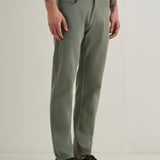 Jeans verdes slim com corte no tornozelo