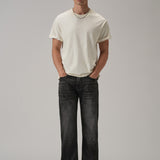 Jeans Pretos com Corte Reto e Efeito Desgastado