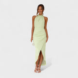 Camila - Vestido Longo com Detalhes Plissados Elegantes