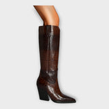 Botas Elegantes com Estampa Croco e Salto Sofisticado
