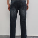 Jeans Azul Escuro com Corte Reto Clássico