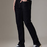 Jeans em tom azul marinho
