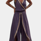 Lorena - Vestido Sofisticado com Detalhes Dourados