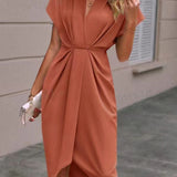 Caia - Vestido Midi com Estilo Envelope