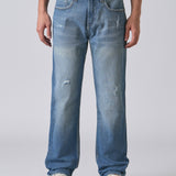 Jeans Azuis Desgastados com Corte Reto