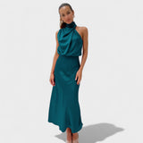 Alba - Vestido Satinado com Elegância