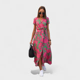Vestido Boho Chic com Estampa de Lírios Rosas