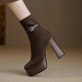 Janete - Botas de Plataforma Luxuosas: Conforto e Estilo em Cada Passo